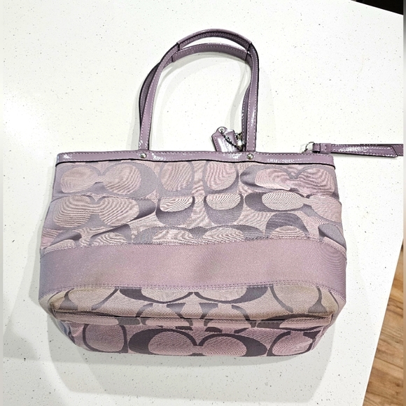 Coach Signature Stripe Tote Bag purse, Lavender with patent leather trim F19046 - Picture 7 of 10